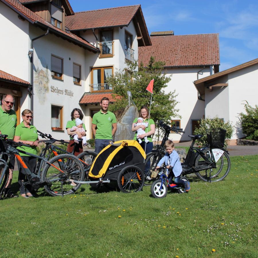 Blauer Gockel Familienbild.JPG